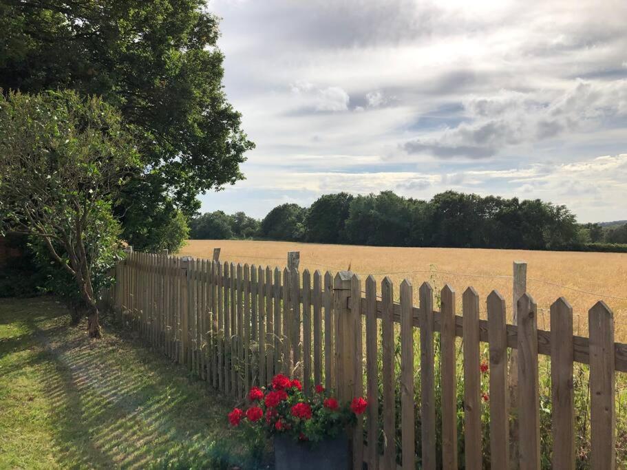 Self Contained Garden Studio With Stunning Views Sissinghurst Exterior photo
