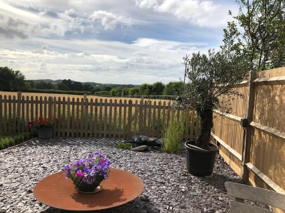 Self Contained Garden Studio With Stunning Views Sissinghurst Exterior photo